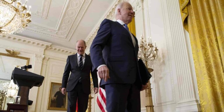 Απογοητευμένοι οι Γερμανοί από τον Όλαφ Σολτς – Κατρακυλά στις δημοσκοπήσεις ο νέος καγκελάριος 