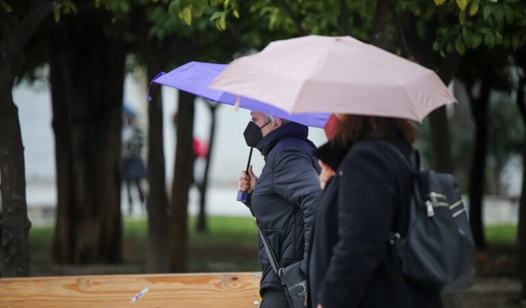 Καιρός: Ραγδαία επιδείνωση με βροχές, καταιγίδες και πτώση της θερμοκρασίας