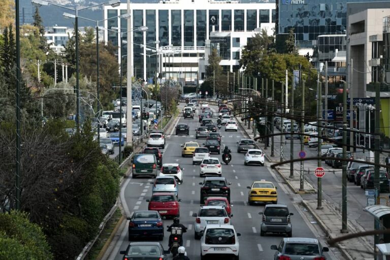 Κίνηση στους δρόμους: Μποτιλιάρισμα στον Κηφισό – Προβλήματα σε πολλούς δρόμους της Αθήνας (εικόνα)