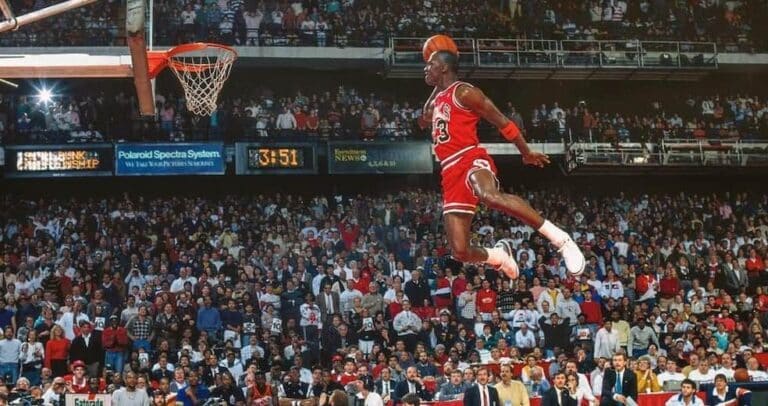 Μάικλ Τζόρνταν: Το… μπάσκετ γιορτάζει – «Είναι αυτός και μετά οι υπόλοιποι» (βίντεο)