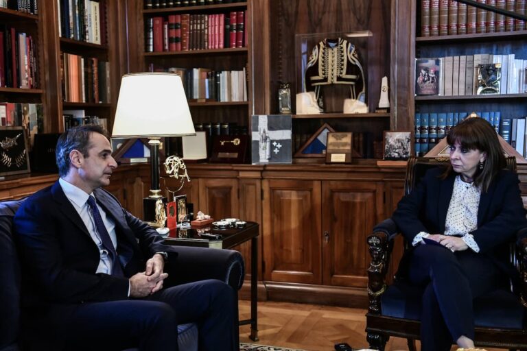 Ο Κυριάκος Μητσοτάκης θα συναντηθεί στις 12:30 με την Πρόεδρο της Δημοκρατίας – Θα την ενημερώσει για το Ουκρανικό