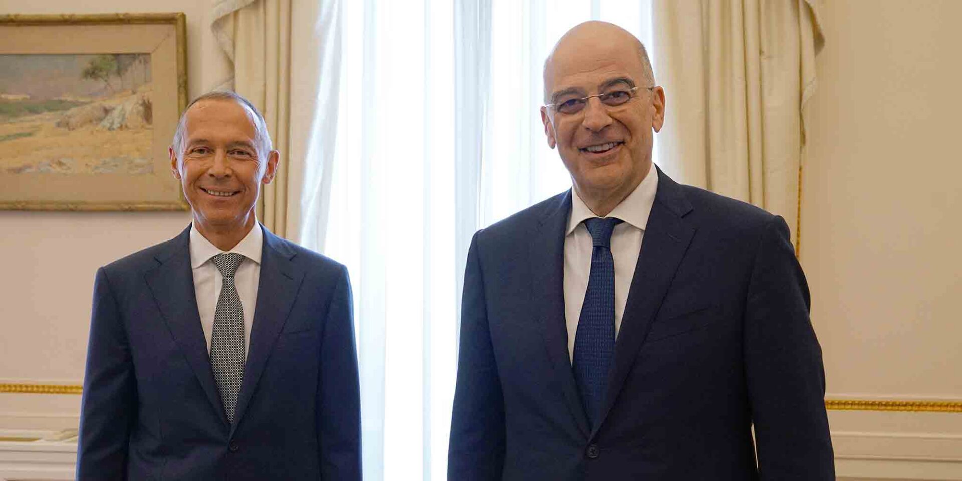 Ο Ρώσος πρέσβης στην Ελλάδα, Αντρέι Μάσλοφ, μαζί με τον Υπουργό Εξωτερικών Νίκο Δένδια