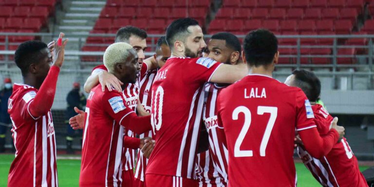 Super League: Μένει στο +9 ο Ολυμπιακός από τον ΠΑΟΚ