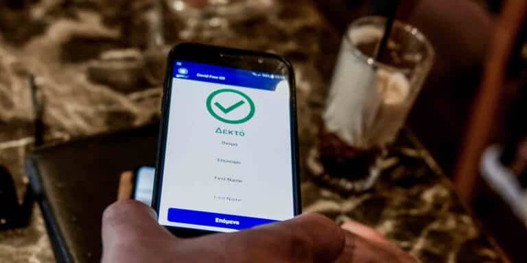 Τι θα ισχύει από τη Δευτέρα για τα πιστοποιητικά εμβολιασμού