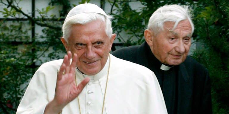 «Συγγνώμη» από τα θύματα σεξουαλικής κακοποίησης ζήτησε ο Πάπας Βενέδικτος