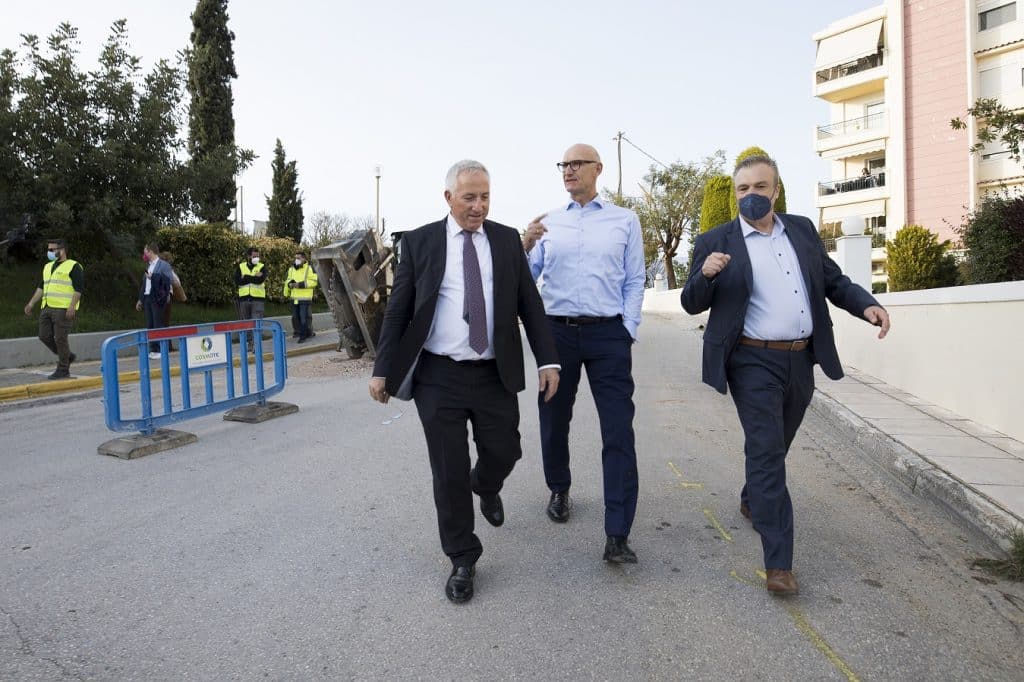 Ο CEO του Ομίλου Deutsche Telekom, Tim Höttges, στην Ελλάδα: Επίσκεψη σε έργα εγκατάστασης δικτύου οπτικών ινών (εικόνες)