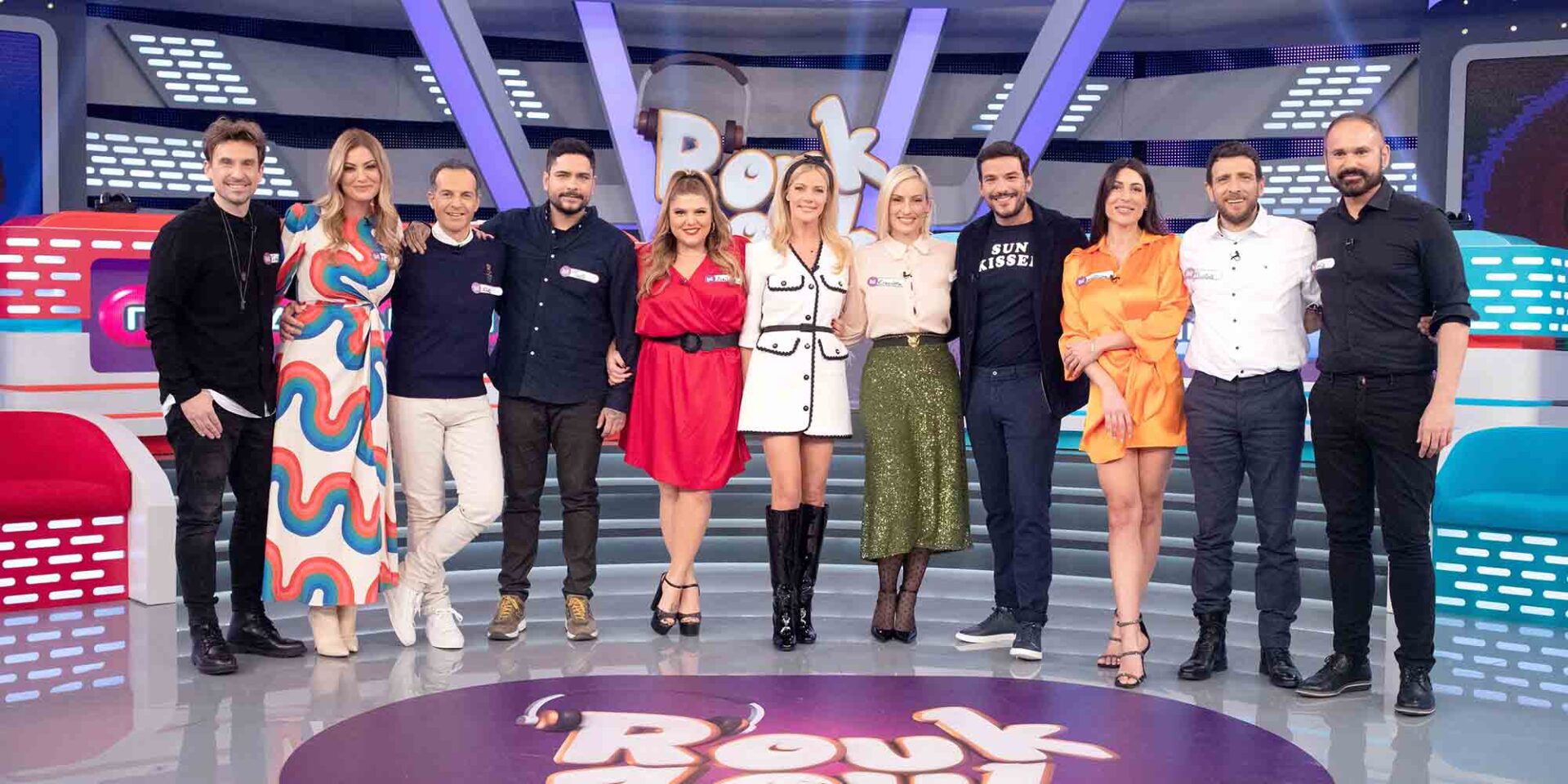 Η παρουσιάστρια του ROUK ZOUK μαζί με τους εκλεκτούς καλεσμένους της
