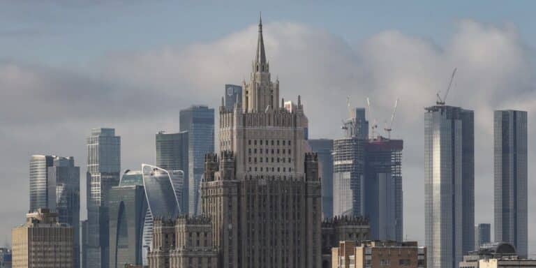 Ρωσία: Ανακαλεί διπλωμάτες στην Ουκρανία