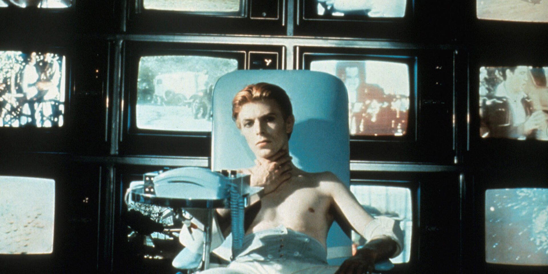 Η ταινία «The Man Who Fell To Earth»