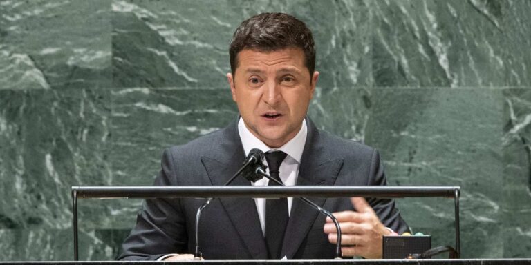 Ζελένσκι: «Ελέγχουμε το Κίεβο και τις βασικές πόλεις – Έχουμε αποκρούσει τις εχθρικές επιθέσεις»