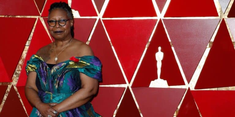 Το ABC «έκοψε» την Γούπι Γκόλντμπεργκ από την εκπομπή παρά τη συγγνώμη για το Ολοκαύτωμα