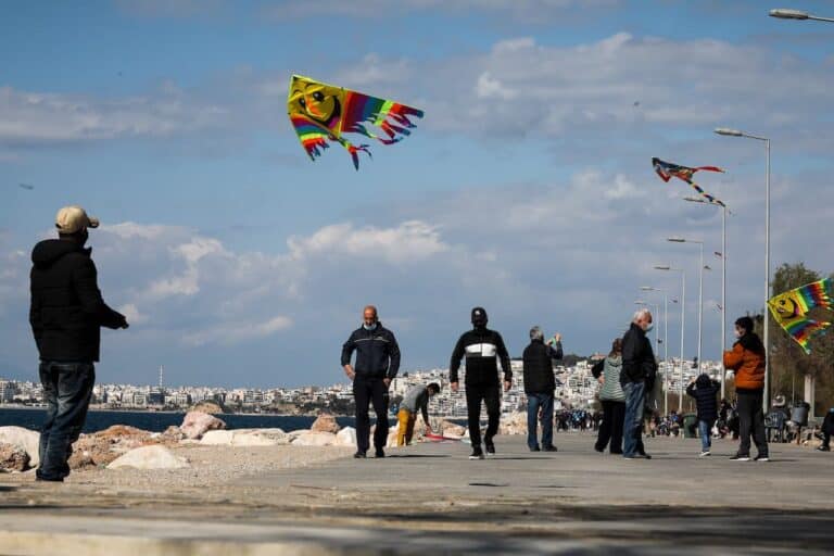 Τι καιρό θα κάνει Καθαρά Δευτέρα και 25η Μαρτίου – Πώς θα περάσουμε τα τριήμερα του μήνα