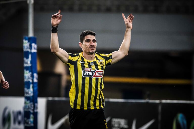 Super League: H ΑΕΚ σοβαρεύτηκε στο δεύτερο και κέρδισε (2-0) τον ΠΑΣ Γιάννινα