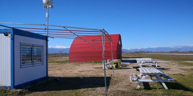 Αεροδρόμιο Μυρίνης: Ένα αεροδρόμιο στη μέση του κάμπου, επτά χιλιόμετρα από την Καρδίτσα (εικόνες)