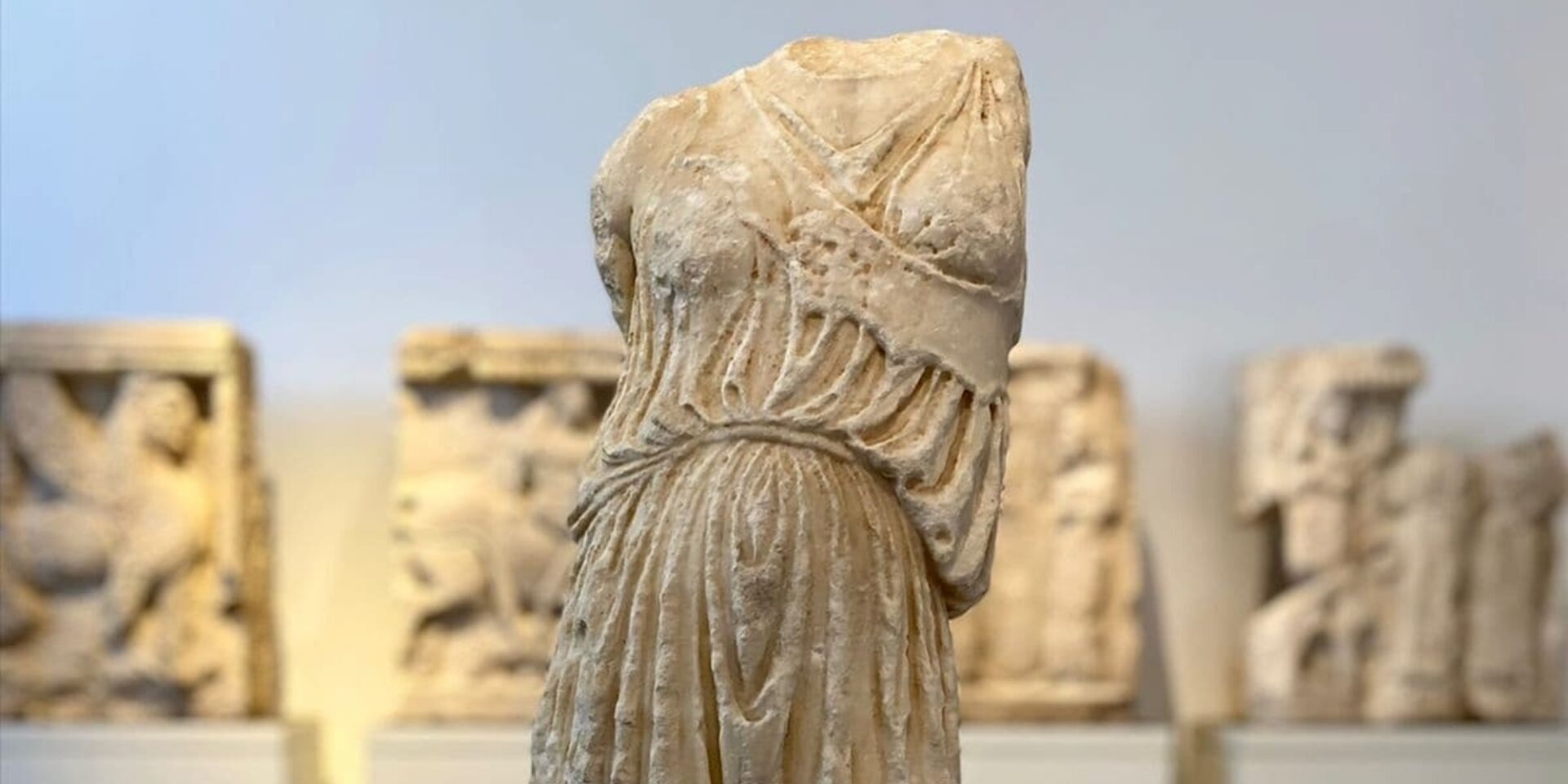 Το άγαλμα της θεάς Αθηνάς