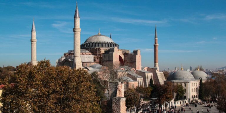 Αγιά Σοφιά: Η Ελλάδα καταγγέλλει τη βεβήλωση του ναού από την Τουρκία στην 45η Σύνοδο Παγκόσμιας Κληρονομιάς (βίντεο)