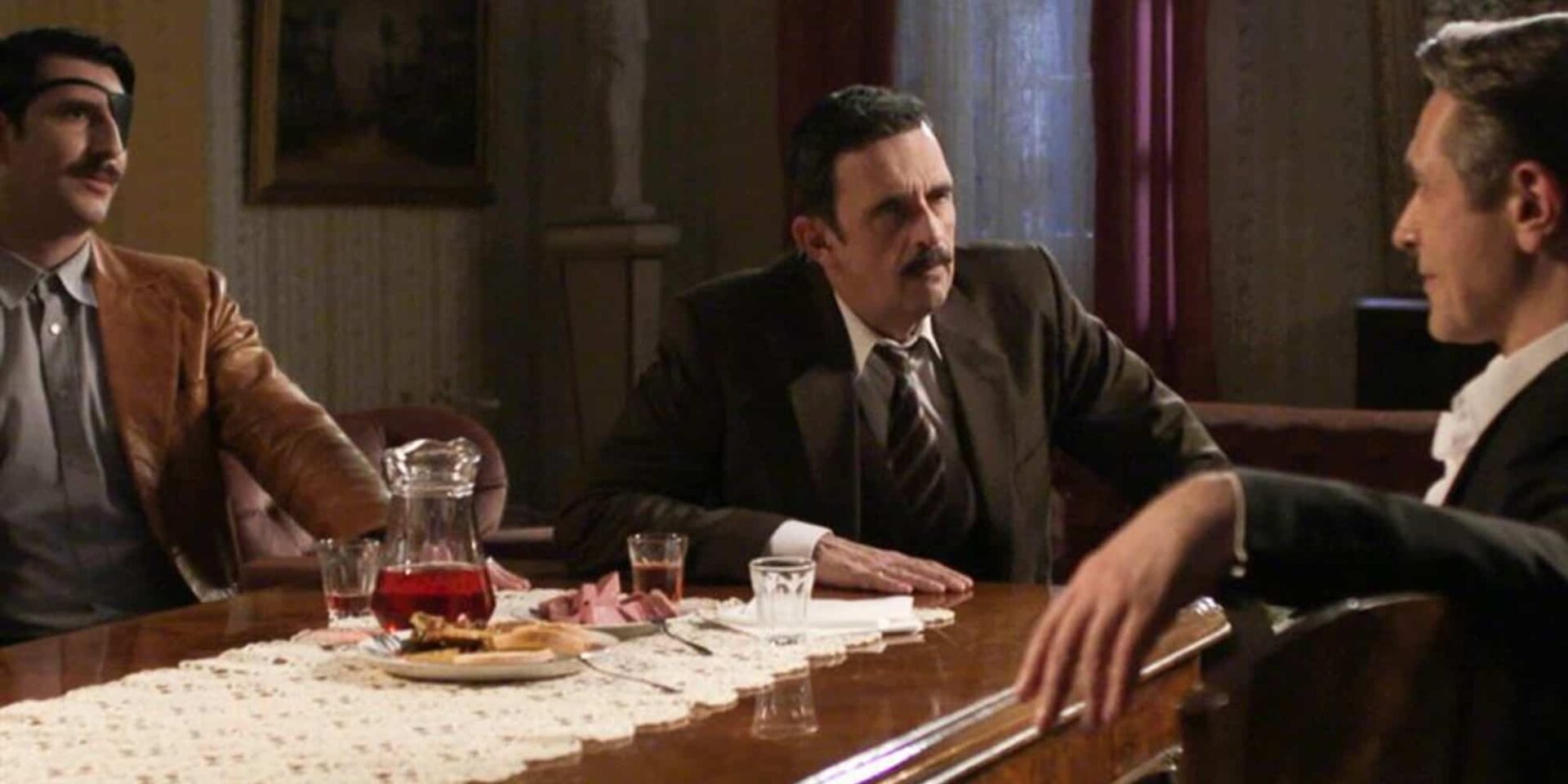 Σκηνή από τη σειρά του ΑΝΤ1 «Άγριες Μέλισσες»