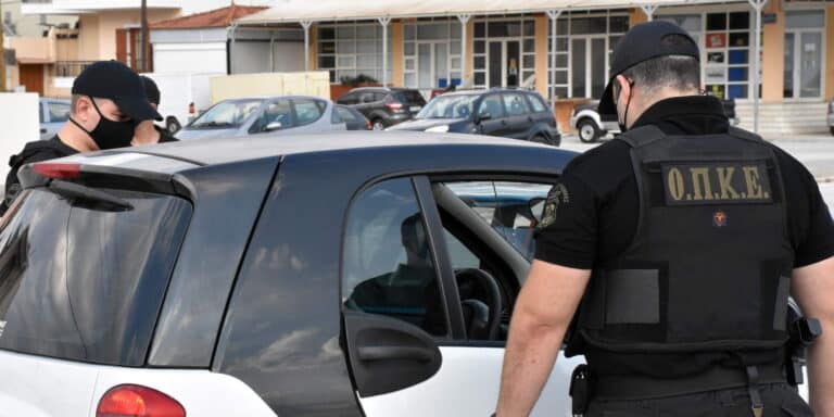 Πυροβολισμοί σε καταυλισμό Ρομά στο Κορωπί – Τραυματίστηκαν 3 αστυνομικοί και 1 πολίτης