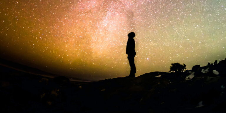 Το μυαλό «στροφάρει» γρήγορα μέχρι τα 60 και μετά «επιβραδύνει» – Τι δείχνει νέα έρευνα