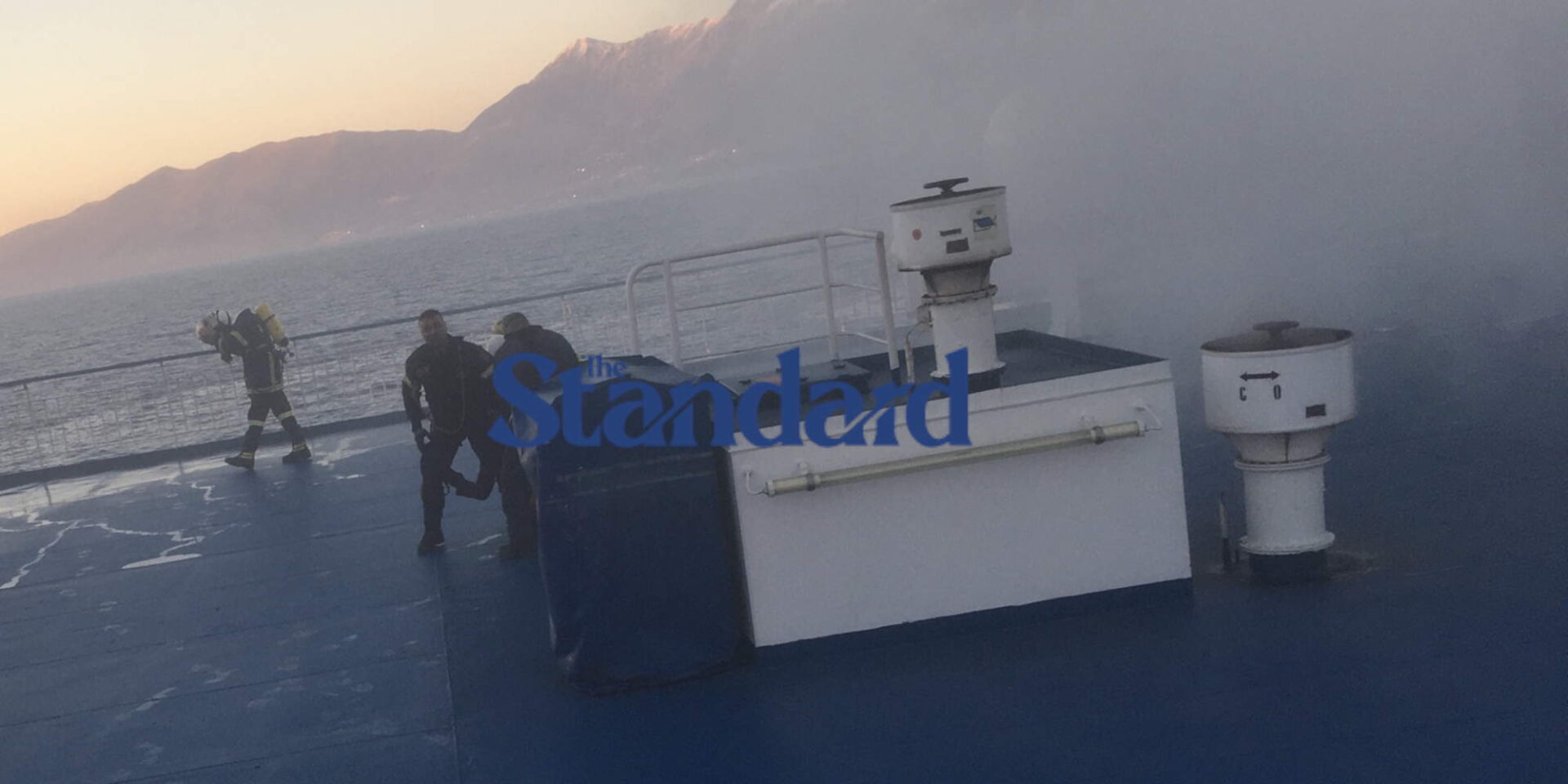 Οι άνδρες της ΕΜΑΚ στο φλεγόμενο Euroferry Olympia