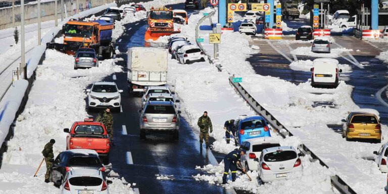 Αττική Οδός: Ξεκινά η καταβολή αποζημιώσεων 2.000 ευρώ στους εγκλωβισμένους οδηγούς