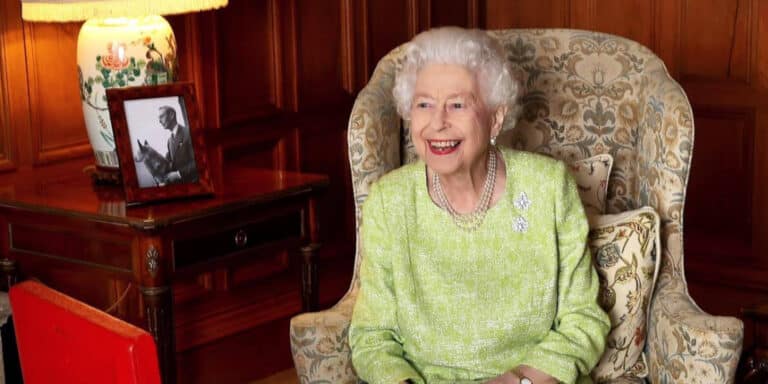 Τέρμα οι εορτασμοί του Ιωβηλαίου για τη βασίλισσα Ελισάβετ – Επιστρέφει  κανονικά στα καθήκοντά της