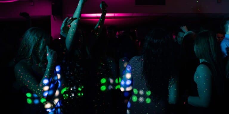 ΑΑΔΕ: Αποκαλύφθηκε φοροδιαφυγή εκατομμυρίων ευρώ από γνωστό νυχτερινό κέντρο