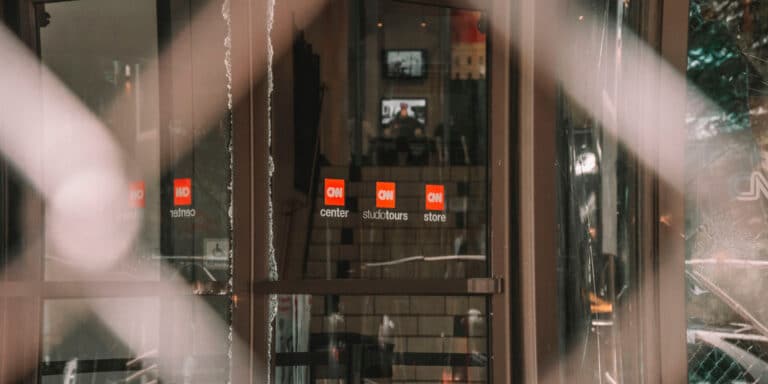 Παραιτήθηκε ο πρόεδρος του CNN στη σκιά ροζ σκανδάλου στον εργασιακό χώρο