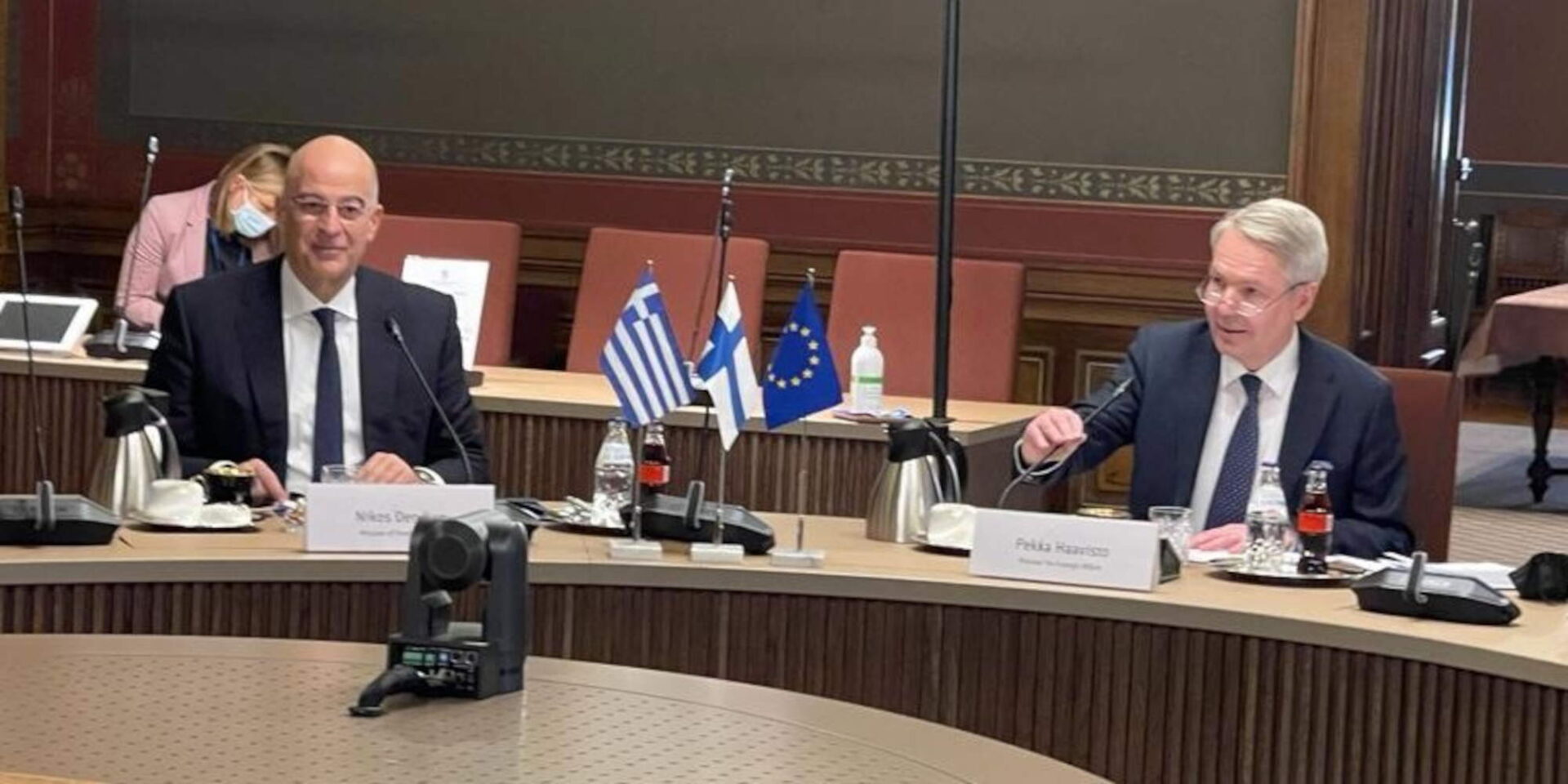 Ο υπουργός Εξωτερικών Νίκος Δένδιας με τον Φινλανδό ομόλογό του