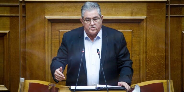 Κουτσούμπας: «Η ψευτοαντιπαράθεση ΝΔ – ΣΥΡΙΖΑ είναι για να κρύψει τα μεγάλα προβλήματα που ζει ο λαός»