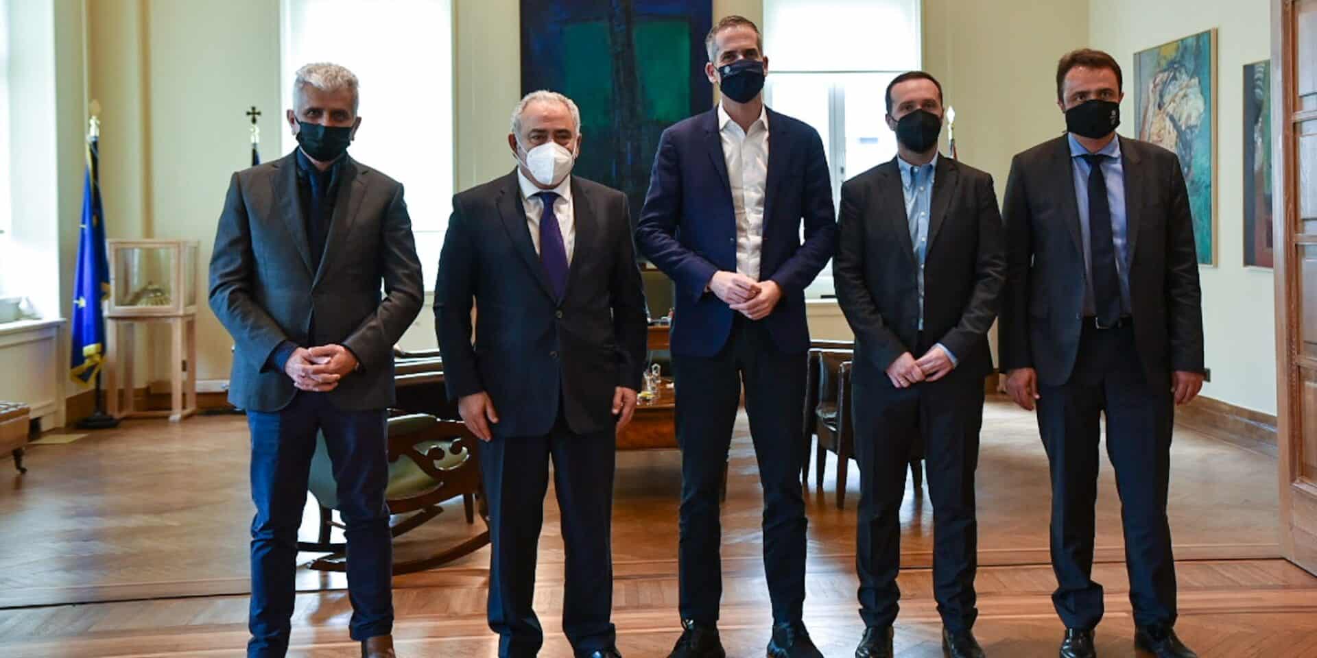 Ο Κώστας Μπακογιάννης με το Επαγγελματικό Επιμελητήριο Αθηνών