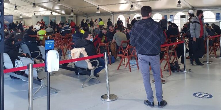 Φωτιά στο πλοίο Euroferry Olympia: 11 αγνοούμενοι – Σε ξενοδοχεία της Κέρκυρας οι διασωθέντες