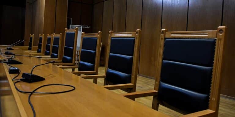 Οι δικηγόροι επιτίθενται στην Ένωση Δικαστών και Εισαγγελέων για τις αναβολές και τις καθυστερήσεις