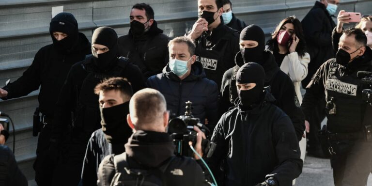 Δημήτρης Λιγνάδης: Υπό δρακόντεια μέτρα στο δικαστήριο – Η δίκη θα γίνει κανονικά, δεν ζητά αναβολή