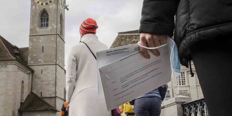 Ελβετία: Δημοψήφισμα για απαγόρευση πειραμάτων σε ζώα και τη μείωση διαφημίσεων για τα τσιγάρα