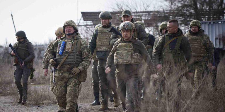 Οι ΗΠΑ περνούν στην αντεπίθεση: Κυρώσεις Μπάιντεν σε Ντονέτσκ και Λουγκάνσκ