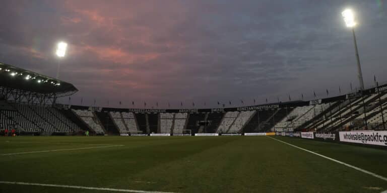 Χαλαρώνουν κι άλλο τα μέτρα – Αυξάνεται η χωρητικότητα στα γήπεδα στο 50%