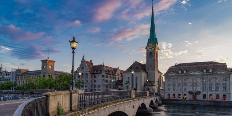 Η Ελβετία αποσύρει σχεδόν όλα τα μέτρα για τον κορονοϊό