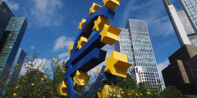 Η ΕΚΤ αίρει σταδιακά τα έκτακτα μέτρα στήριξης των τραπεζών