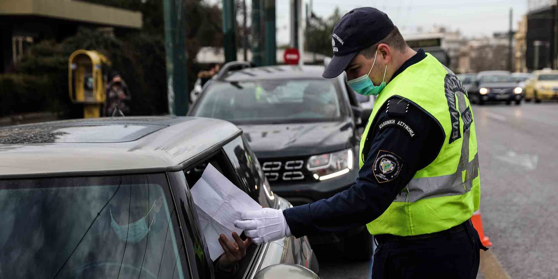 Έλεγχοι της αστυνομίας για τα μέτρα κατά του κορονοϊού