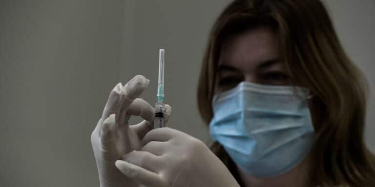 Σλοβακία: Το εμβόλιο Nuvaxovid για τον κορονοϊό εντάσσεται στο εμβολιαστικό πρόγραμμα για να πείσει τους σκεπτικιστές