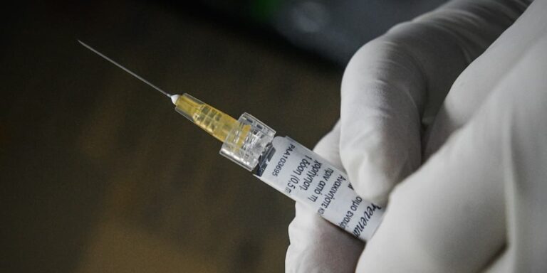 Το νέο εμβόλιο κορονοϊού της Novavax εμφάνισε αποτελεσματικότητα 80% στους εφήβους