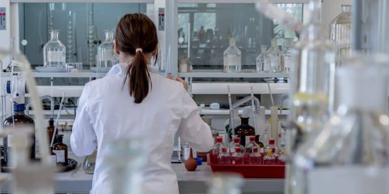 Έρευνα δείχνει ότι μπορείς να «κολλήσεις» Αλτσχάιμερ – Χιλιάδες άνθρωποι έχουν επηρεαστεί, τι έδειξε μελέτη