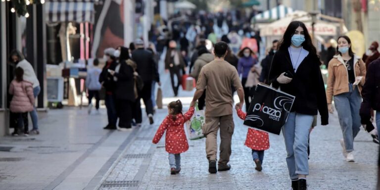 Κορονοϊός: Σταθερά ψηλά τα κρούσματα στις μεγάλες πόλεις – 5.012 σε Αττική, 2.316 σε Θεσσαλονίκη