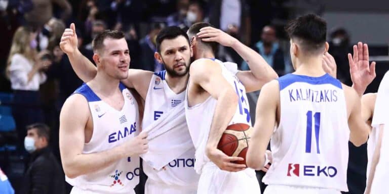Μεγάλη νίκη πήρε η Ελλάδα κόντρα στην Τουρκία (72-71), με βολές του Παπανικολάου στα 3”