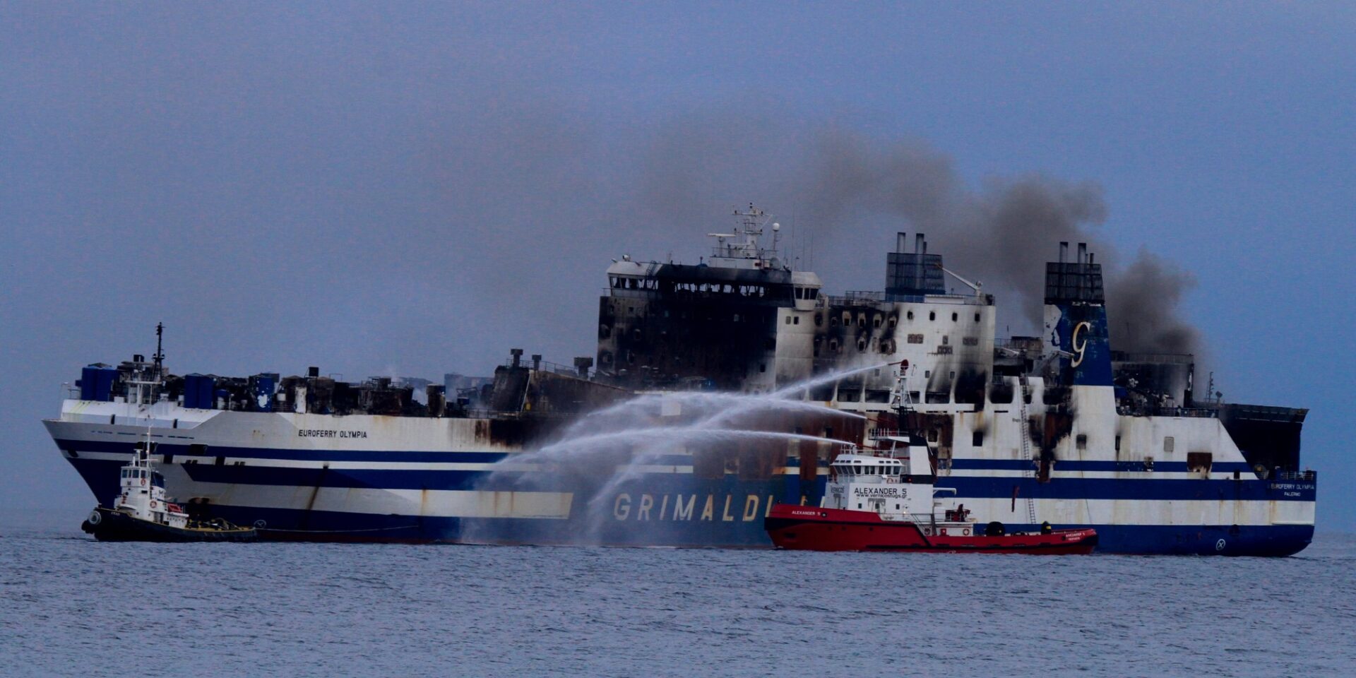 Το φλεγόμενο Euroferry Olympia