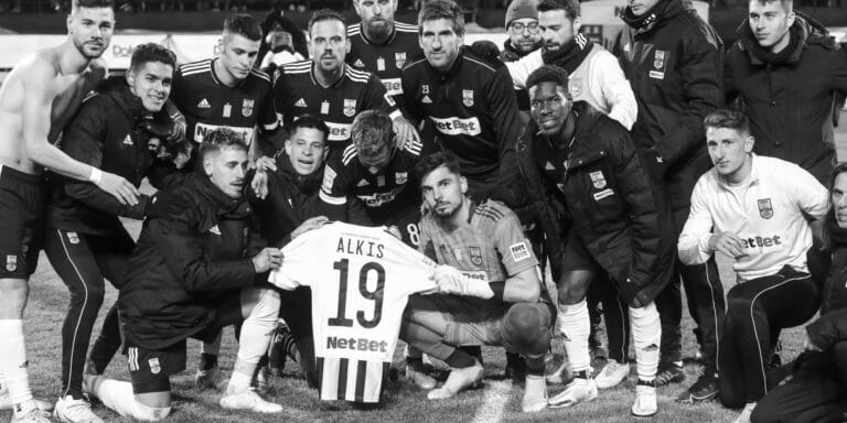 Ένταση και συγκίνηση στο «Κλεάνθης Βικελίδης» στο πρώτο ματς του Άρη μετά τον θάνατο του Άλκη (εικόνες & βίντεο)