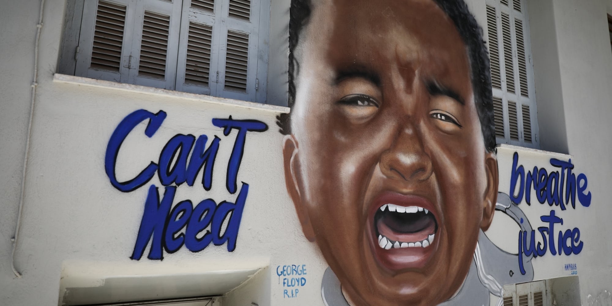 Γκράφιτι αφιερωμένο στον Αφροαμερικανό Τζόρτζ Φλόιντ που δολοφονήθηκε απο αστυνομικό στην Αμερική