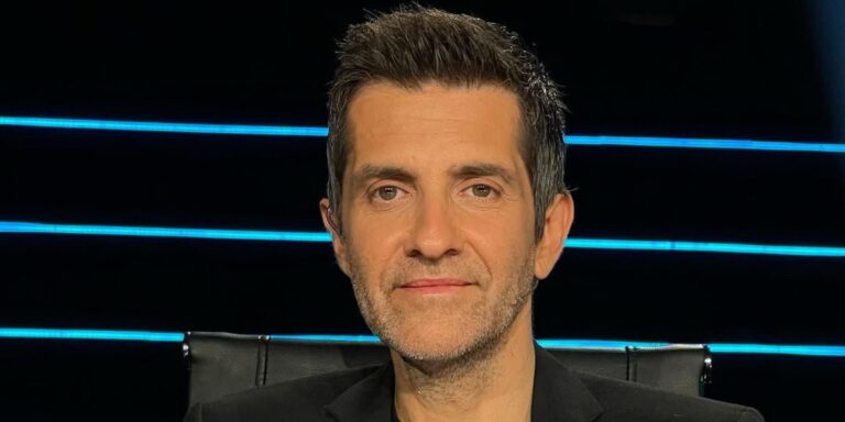 Φοίβος: Εσύ ξέρεις ποιο είναι το επίθετο του συνθέτη των επιτυχιών; (βίντεο)