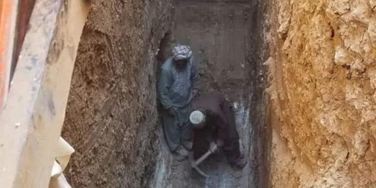 Αγόρι σφήνωσε σε πηγάδι στο Αφγανιστάν – Ξυπνά ο εφιάλτης του μικρού Ράιαν από το Μαρόκο (εικόνες & βίντεο)